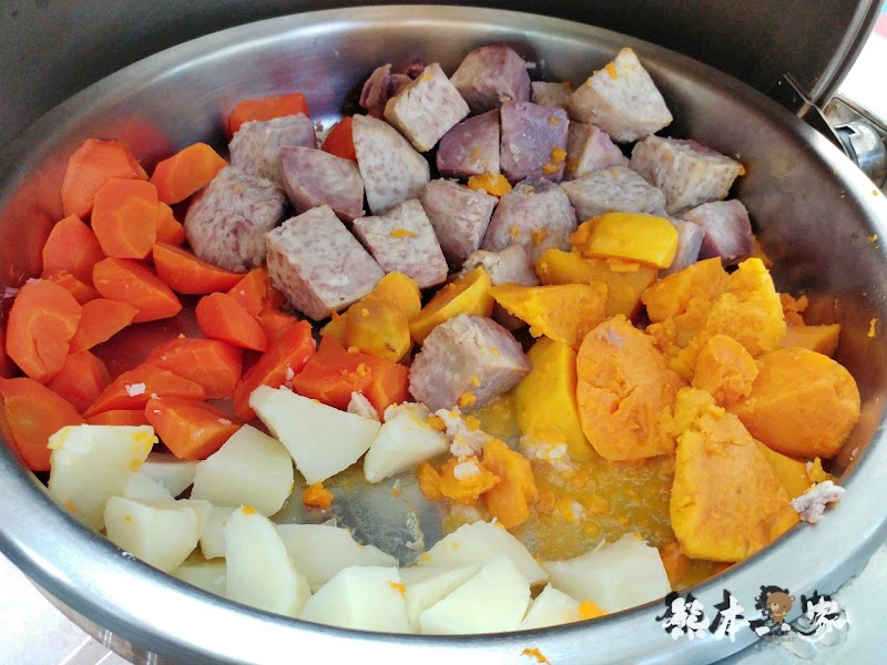 苗栗特色料理|飛牛餐廳|牧場起司酥、鮮奶饅頭酥好吃-還有素食、單點、團體合菜選擇