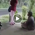 GEMPAR DAN HEBOOHH.....!!!!!! Mengejutkan Saat Cewek Ini Berteduh Ketika Hujan, Coba Tebak Ulah Memalukan Apa Yang Dilakaukan Bapak Ini?? mohon di bagikanya