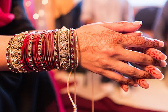 10 Stunning Bridal Bangles Designs for an Indian Bride
