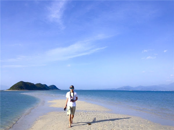 Con đường mòn trên biển nổi tiếng ở Điệp Sơn. Con đường mòn trên biển nổi tiếng ở Điệp Sơn.