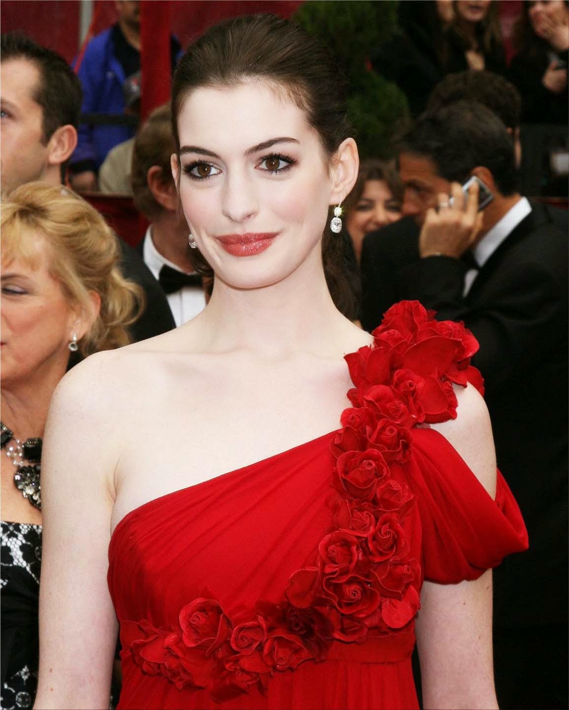 American actress Anne Jacqueline Hathaway image and photo album - Vedi Ammayi