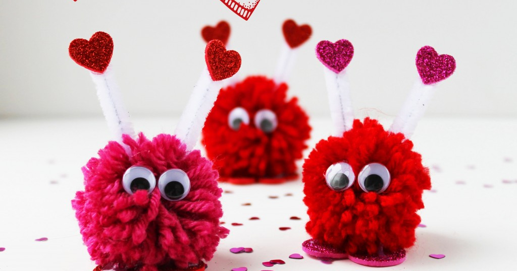 Craft Tutorials Galore at Crafter-holic!: Valentine Pom-Poms