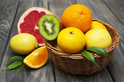 أغذية تغنيك عن تناول المضادات الحيوية  Citrus-fruits