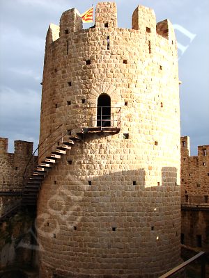 Paseando por la Historia Castillo de Farners