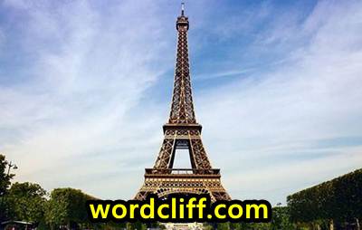 Descriptive Text Tentang Eiffel Tower Dan Terjemahannya