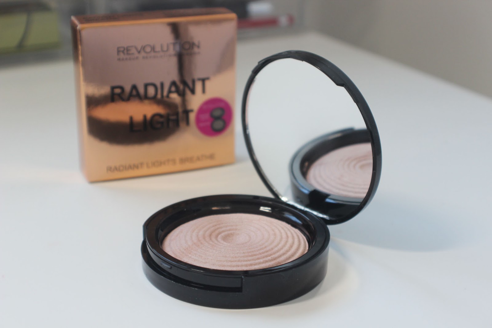 imitationisthegreatestformofflattery Review / Hourglass Ambient