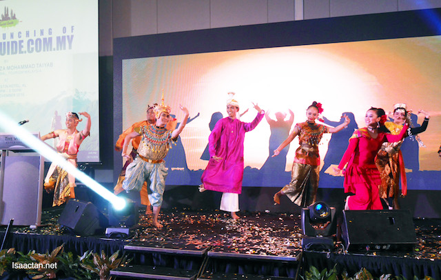 Performances during the launch 