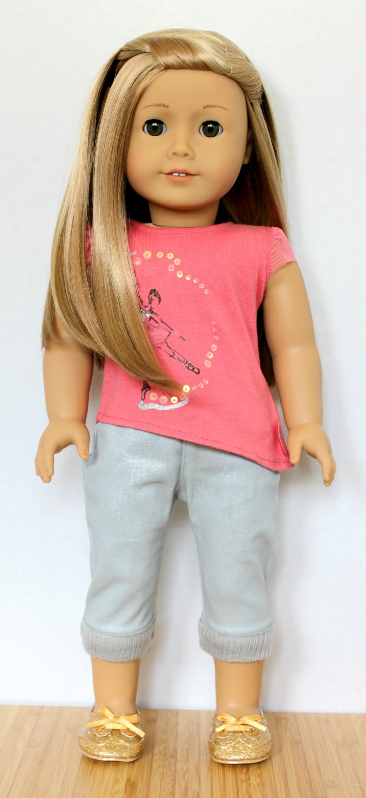The Doll Wardrobe: Meet Isabelle!