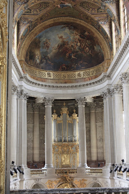 The chapel inside the palace. 