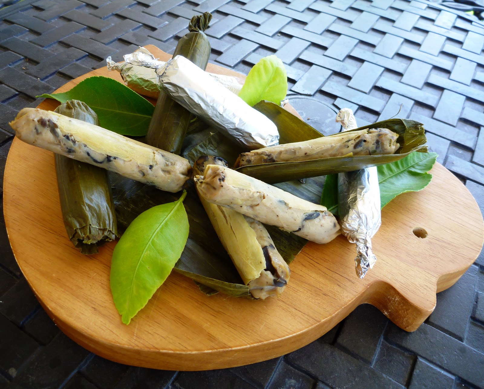 The Spices Of Life . . .: Chả Ốc (Vietnamese Ham with Periwinkle Snails)