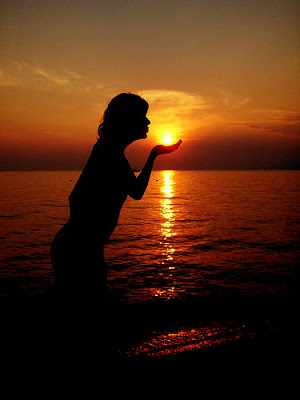 Funny Sun Illusion picture photo wallpapers 2012
