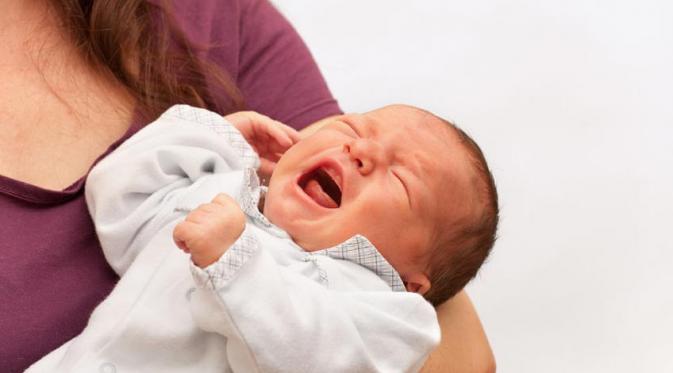 KOLIK PADA BAYI KOLIK PADA BAYI