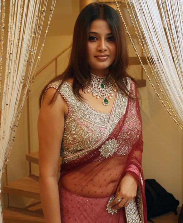 Beautiful Sangeetha hot fashion photos