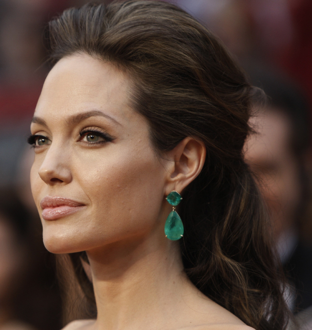 http://4.bp.blogspot.com/-x6OfAHJf7dg/TYgv_hXD2jI/AAAAAAAAALI/trnQ5PqBD2s/s1600/angelina%2Bjolie.jpg