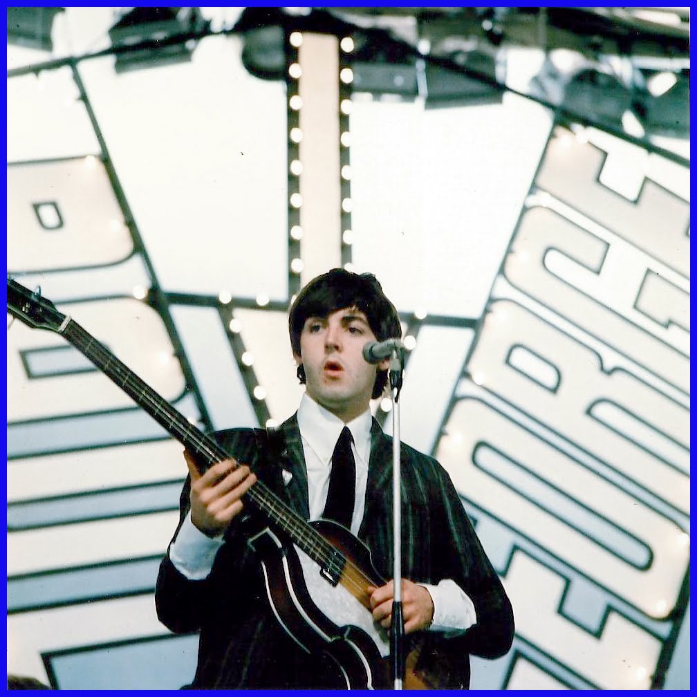 Paul beatles. Paul MCCARTNEY Beatles. Пол Маккартни 1964. The Beatles пол Маккартни. Битлз пол.