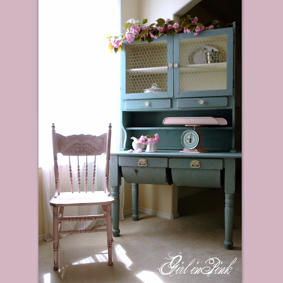 How to create a shabby chic finish on a cabinet- Girl In Pink- Treasure Hunt Thursday Highlight