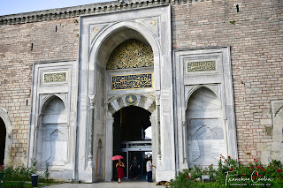 La primera de las puertas que da acceso a Topkapi. La puerta de Augusto. Fotografia_Viajes_Turquia