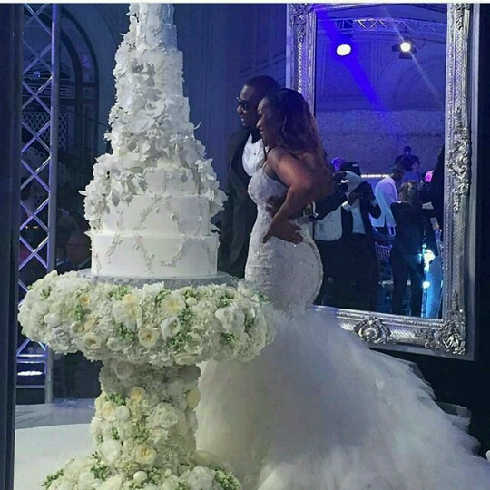 PHOTOS: You need to see Davido's sister Coco's massive wedding cake PHOTOS: You need to see Davido's sister Coco's massive wedding cake
