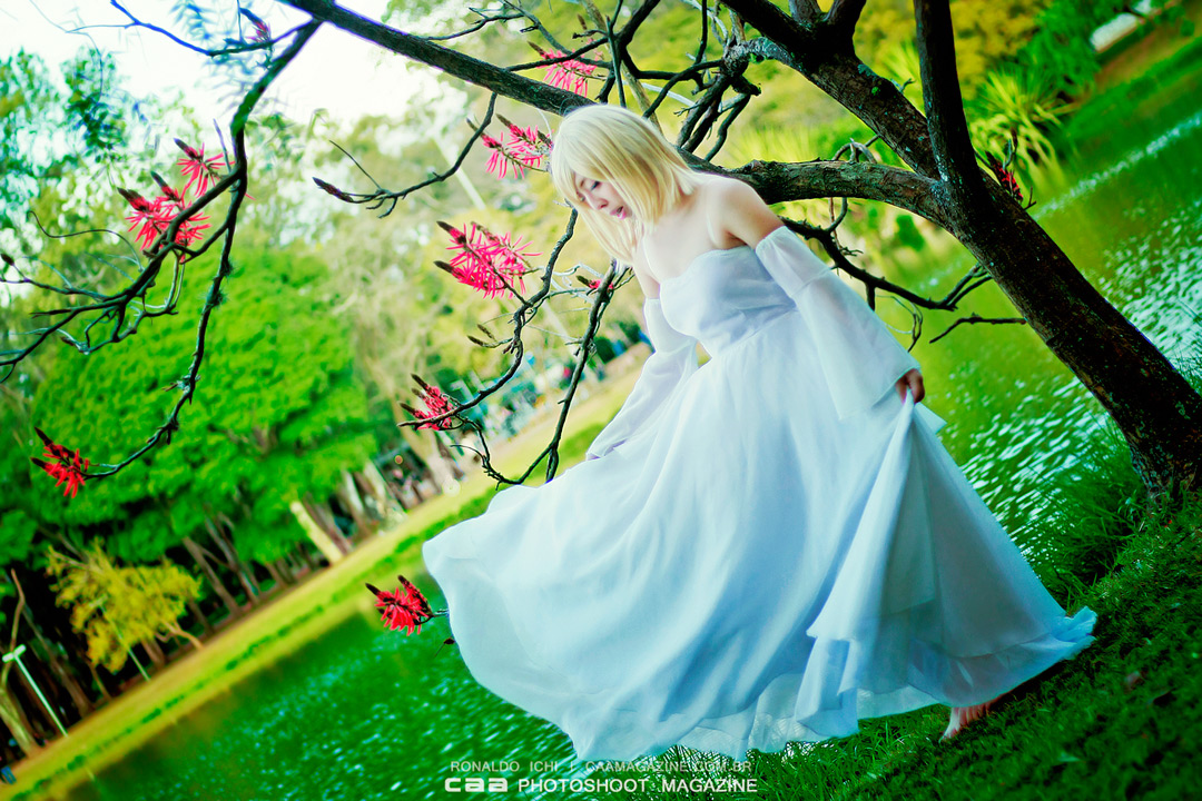 cosplayer MIDORIN & HANZ (midori) and your Elaine cosplay costume from Nanatsu no Taizai (The Seven Deadly Sins). Photography by CAA/Ronaldo Ichi.