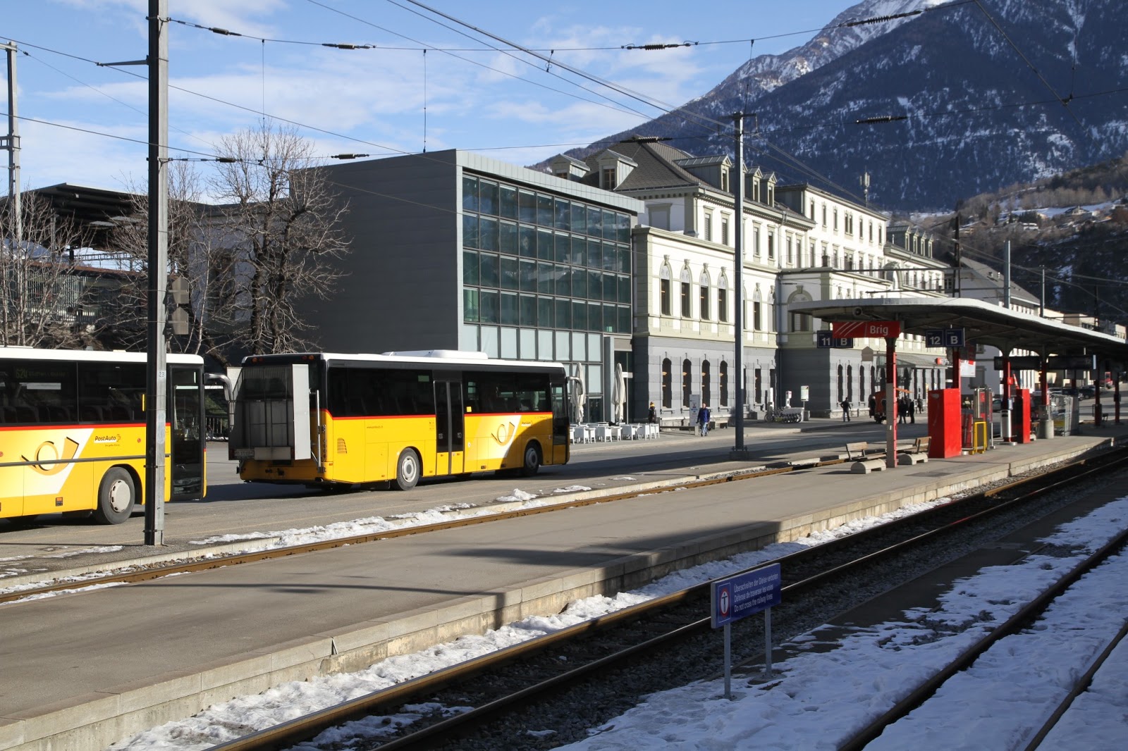 Visite de la suisse La gare de Brigue (et de Viège)