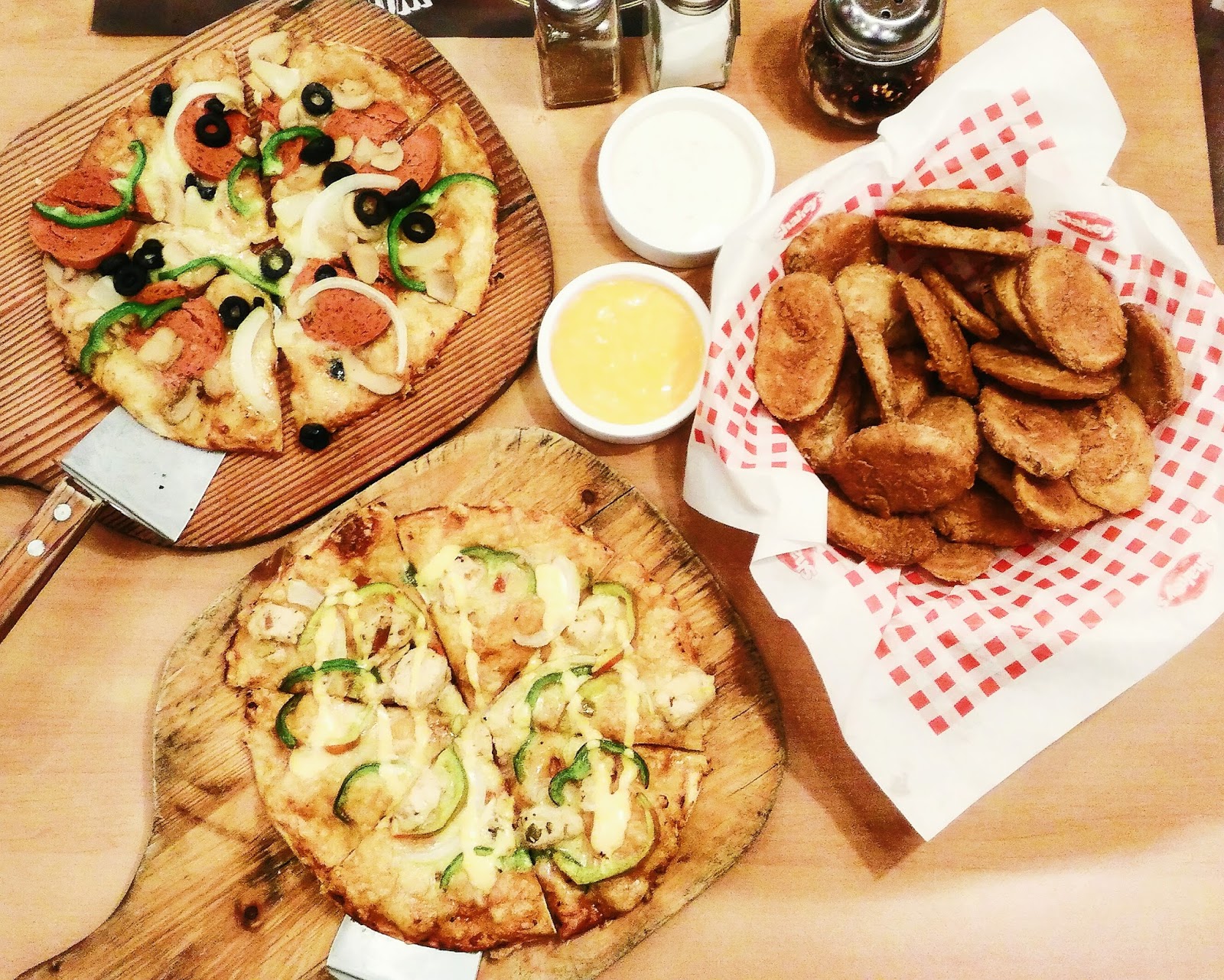 Lucky Citrine Indulge with Shakey's Meaty MeatFree Quorn Pizzas!