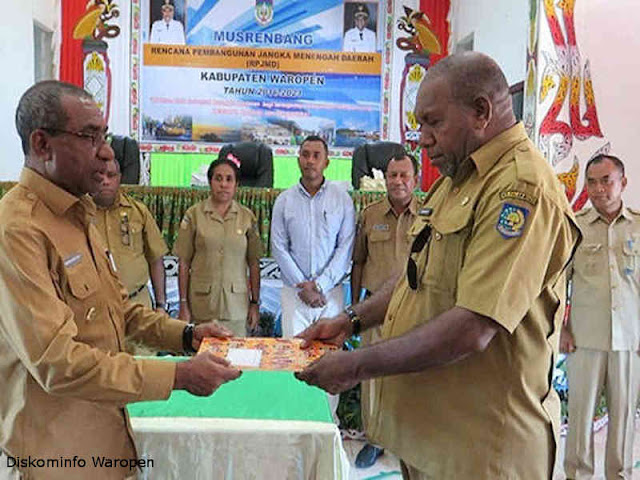 Yermias Bisai Buka Musrembang RPJMD 2016-2021 Yermias Bisai Buka Musrembang RPJMD 2016-2021