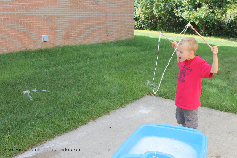 Serving Pink Lemonade: How to Make Giant Bubbles + World's Best Bubble ...
