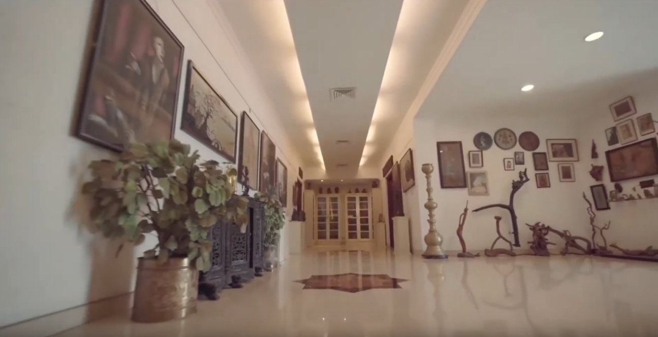 Tour Calcutta, India Palace vs. 18 Interior Design Photos
