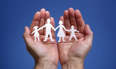 Απόλυτη ισοπέδωση: Ο ΣΥΡΙΖΑ απαιτεί τεκνοθεσίες από ομόφυλα ζευγάρια  