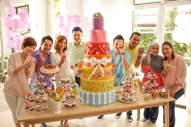 Happy 15th Birthday to ntv7!! I love their rainbow layers birthday cake!