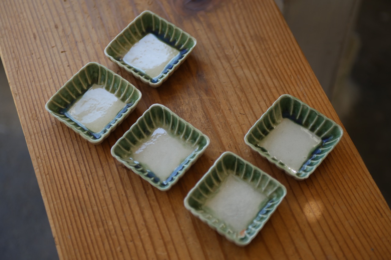平井智 マジョリカ焼 豆皿2点 平井智 マジョリカ焼 豆皿2点