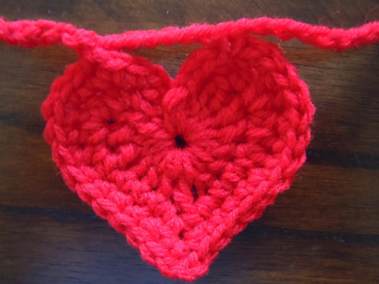 illuminate-crochet-heart-garland