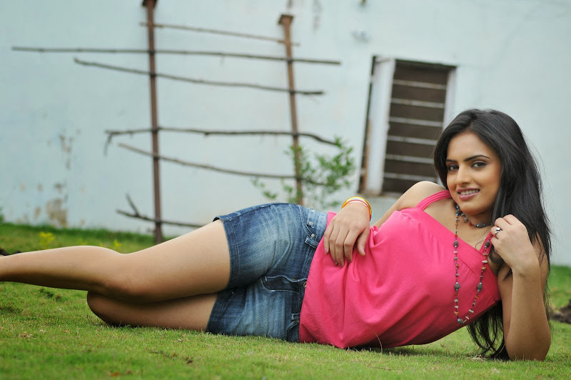 Ritu Kaur Stills