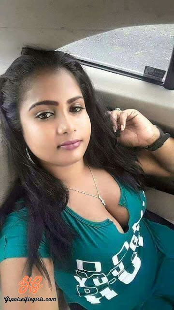 Meet This Super Sexy Indian Selfie Model Ropali Meet