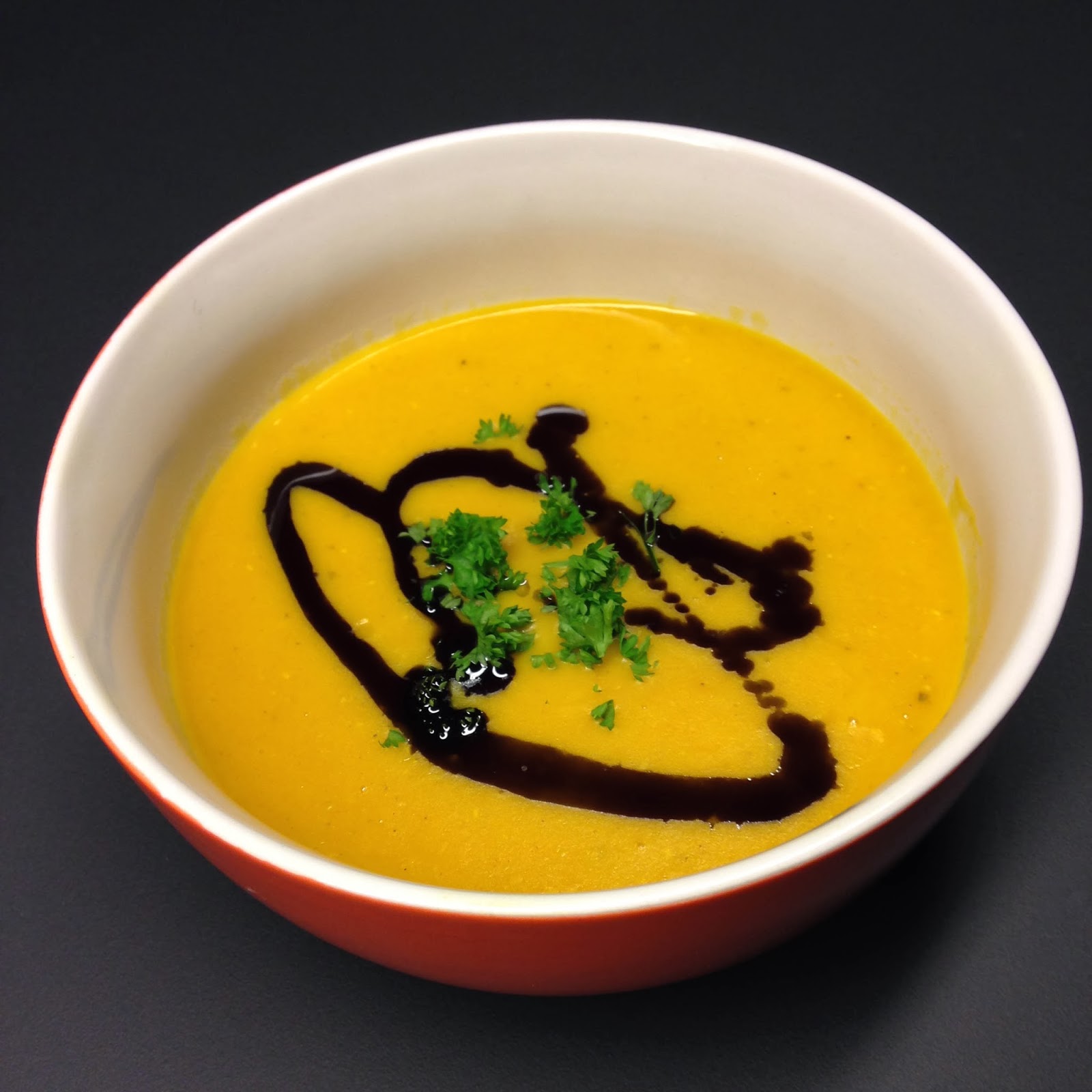 Kochdiele: Linsen-Kürbis-Kartoffel-Suppe Kochdiele: Linsen-Kürbis-Kartoffel-Suppe