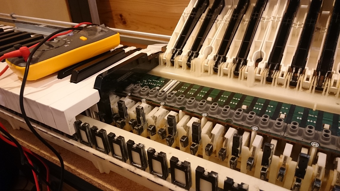 hogen: 電子ピアノ CASIO PX-700 修理
