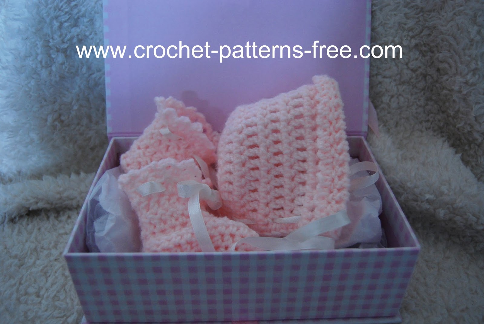 Crocheted Booties and Cap I | Free Crochet Patterns