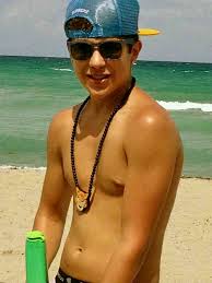 Juicy and Hottest Men : 10 of the Hottest Shirtless Photos of Austin Mahone