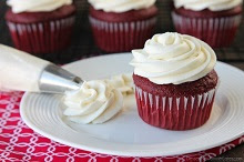 SHC TUTORIALS How to Frost Cupcakes