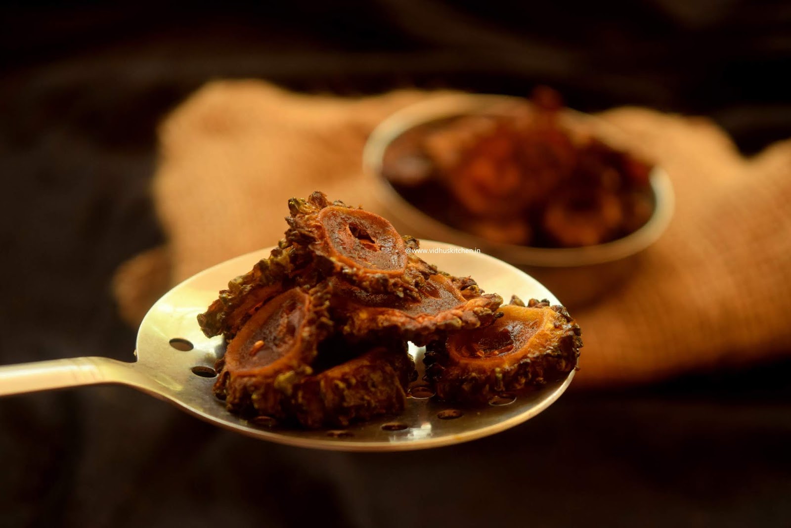 Vidhu's kitchen Bitter Gourd chips / Karela Chips My Amma Style