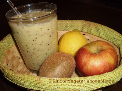 Licuado de kiwi, manzana y limón