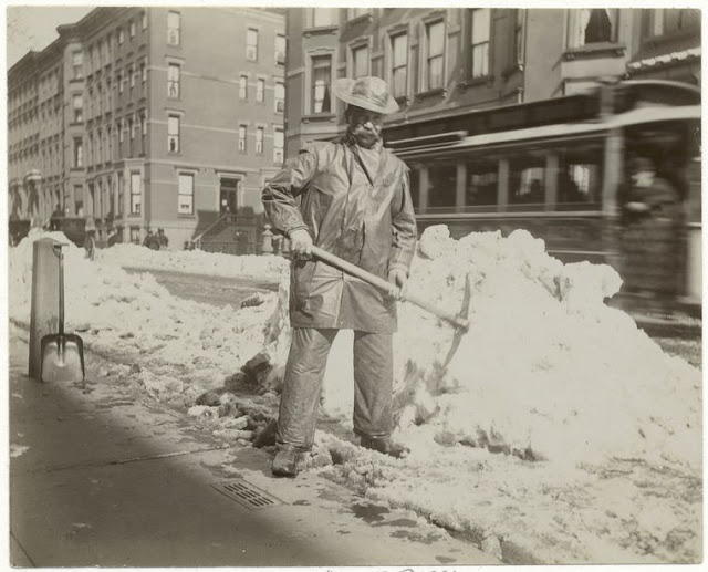 Amazing Vintage Photographs Of Street Scenes Of New York
