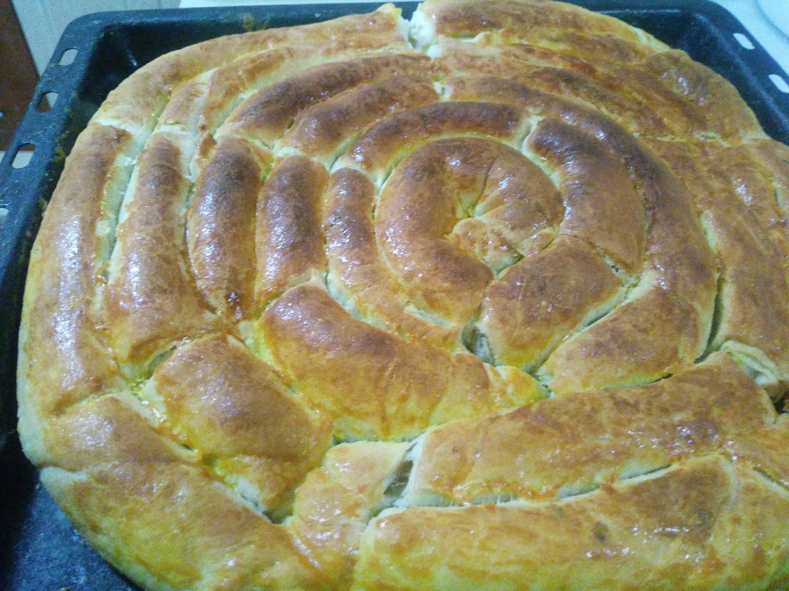 Akissmutfak Lahmacun İçli Mayalı Tepsi Böreği