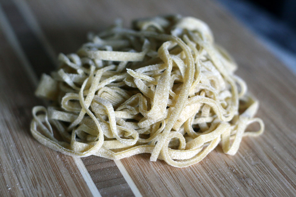 Handrolling noodles