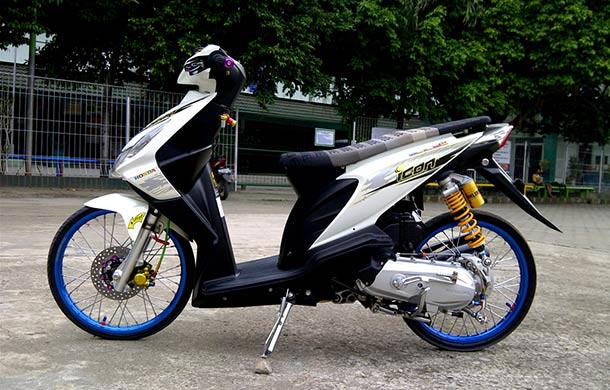 Modifikasi Honda BeAT Karburator Dengan Velg Ring 17 Jari 