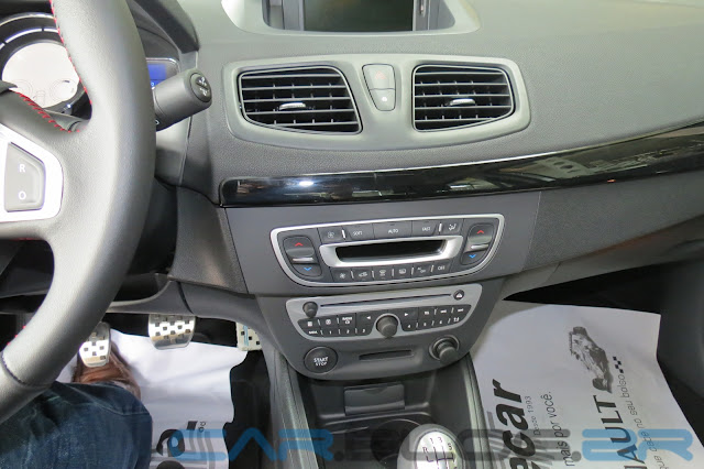 carro Fluence Renault 2013 - interior
