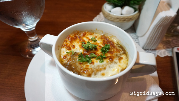 Bacolod restaurants - Cookies 'N Crumbs Cafe and Restaurant - full course dinner - French onion soup