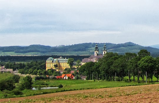 Opactwo Cystersów ze szlaku na Górę Św. Anny.