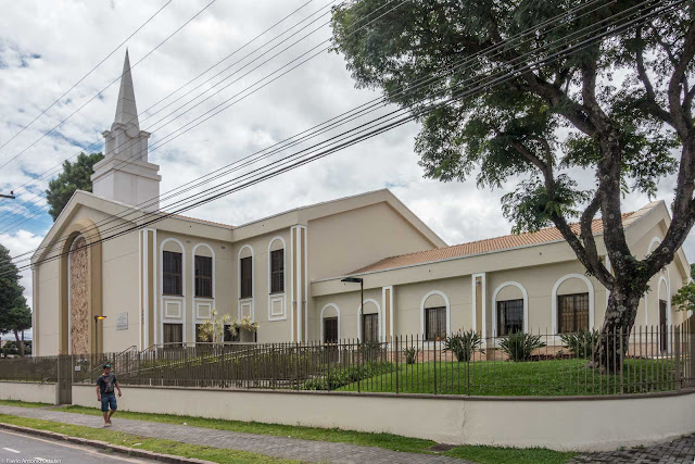 Prédio da Igreja de Jesus Cristo dos Últimos localizado na Avenida Paraná, 3800, no Tingui.
