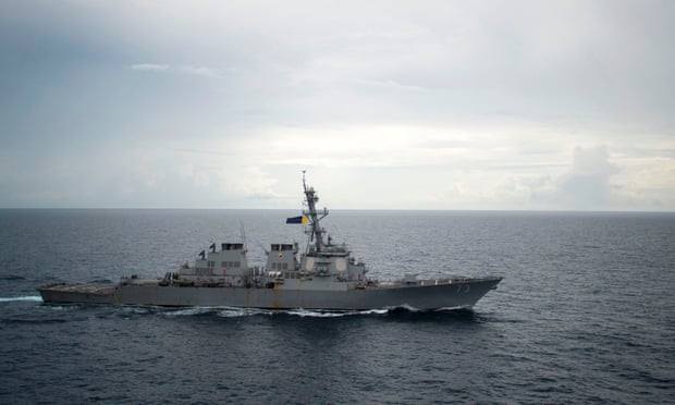 Tàu khu trục mang tên lửa dẫn đường USS Decatur của Mỹ